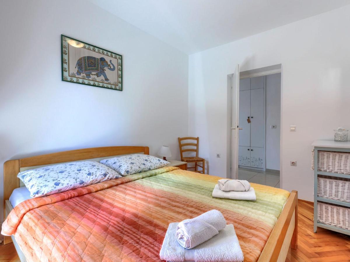 Apartment Alba-2 By Interhome
