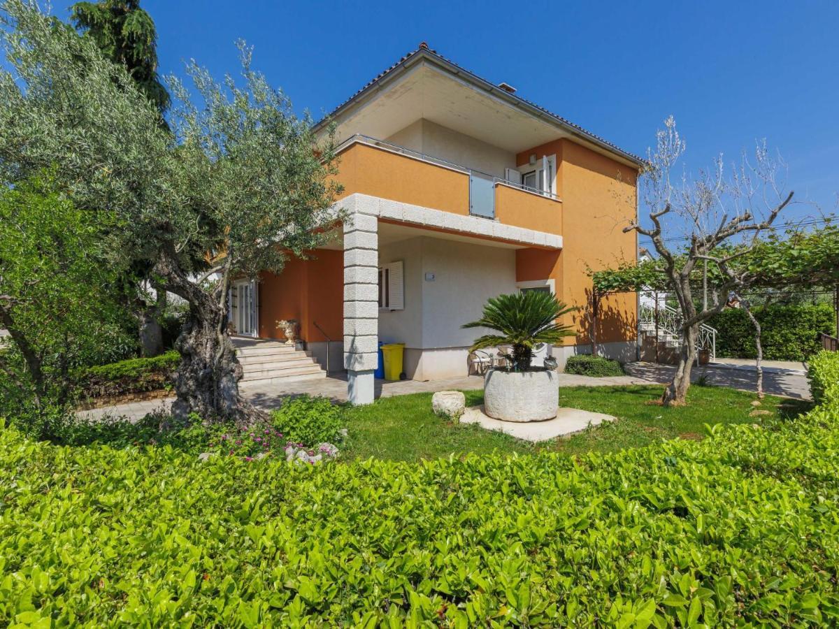 Alba-2 By Interhome